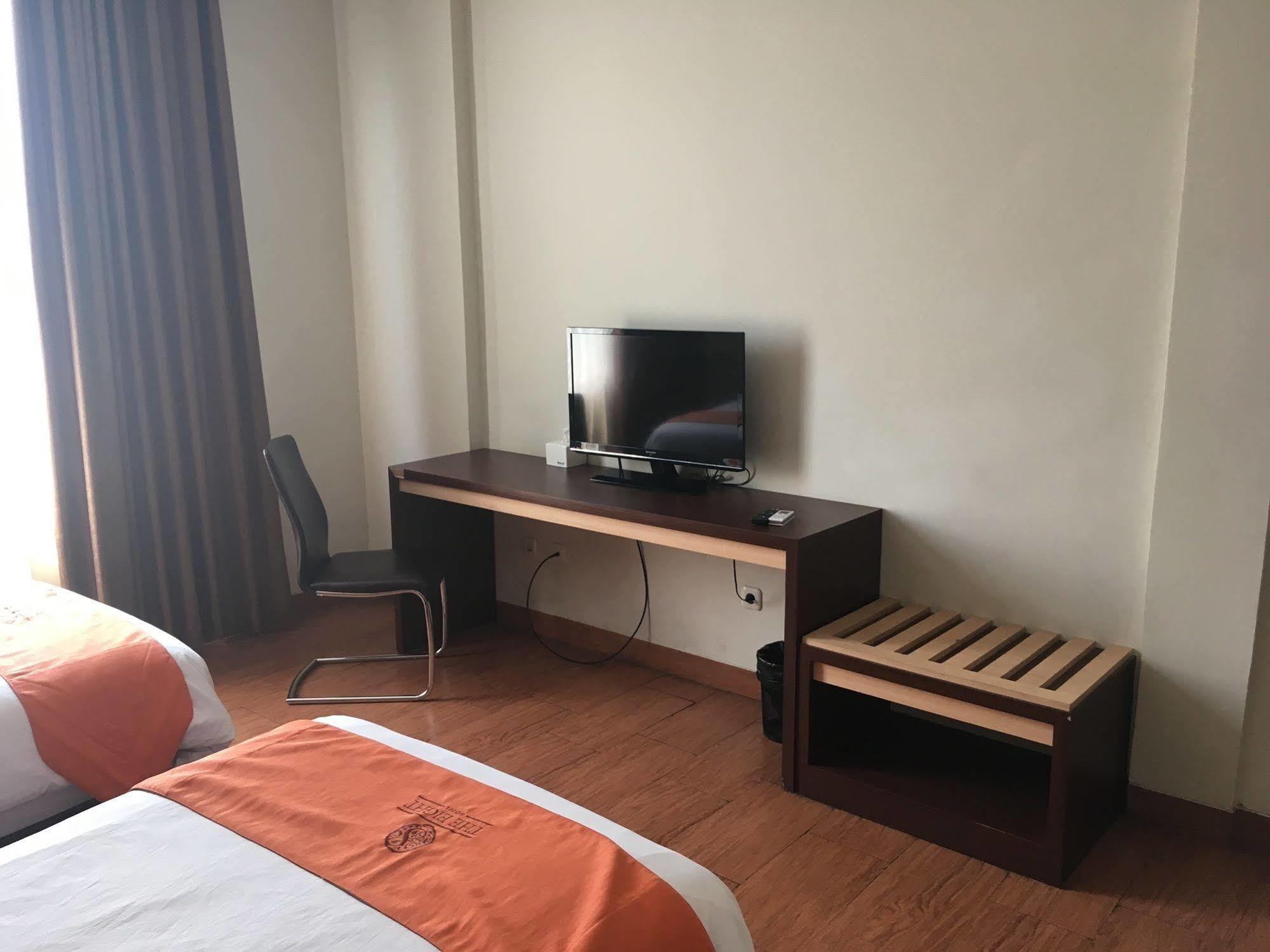 Hotel The Eight 3*